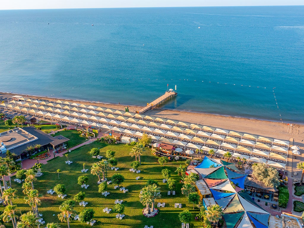 Ranta hotellin edessä