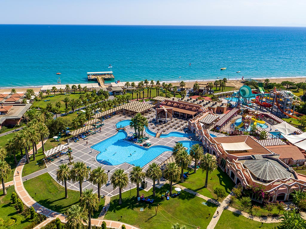 Hotellialue ja ranta