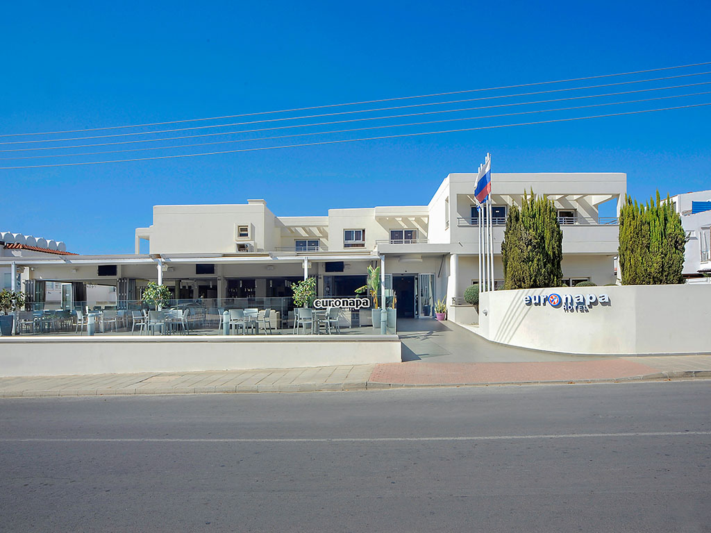 Ravintola ja pääsisäänkäynti