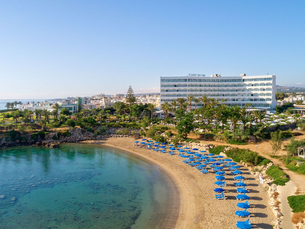 Ranta hotellin alapuolella