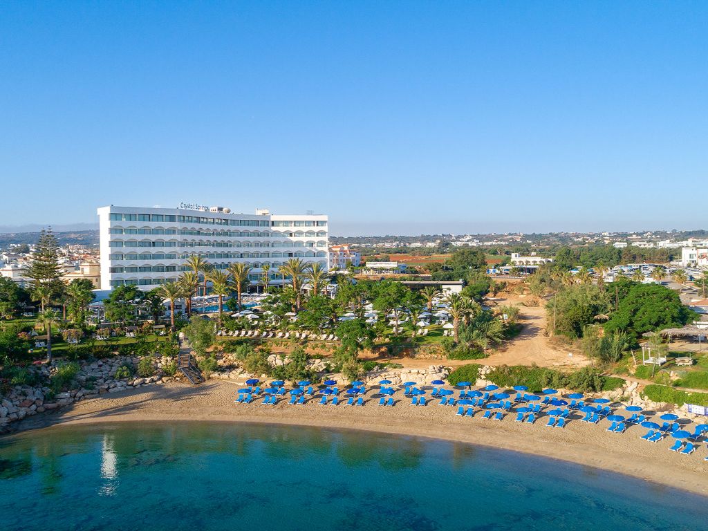 Ranta hotellin alapuolella